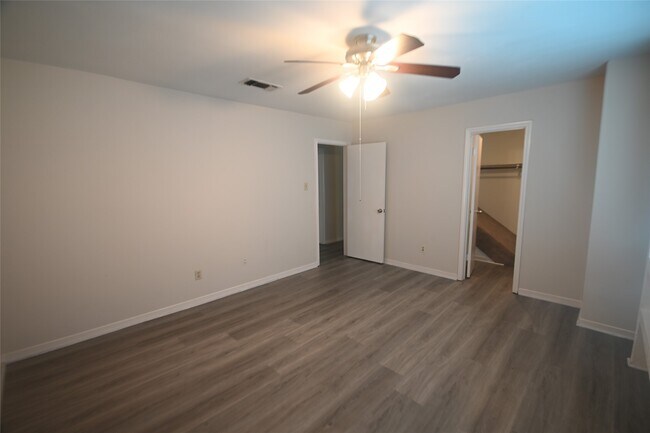 Building Photo - 8340 La Roche Ln