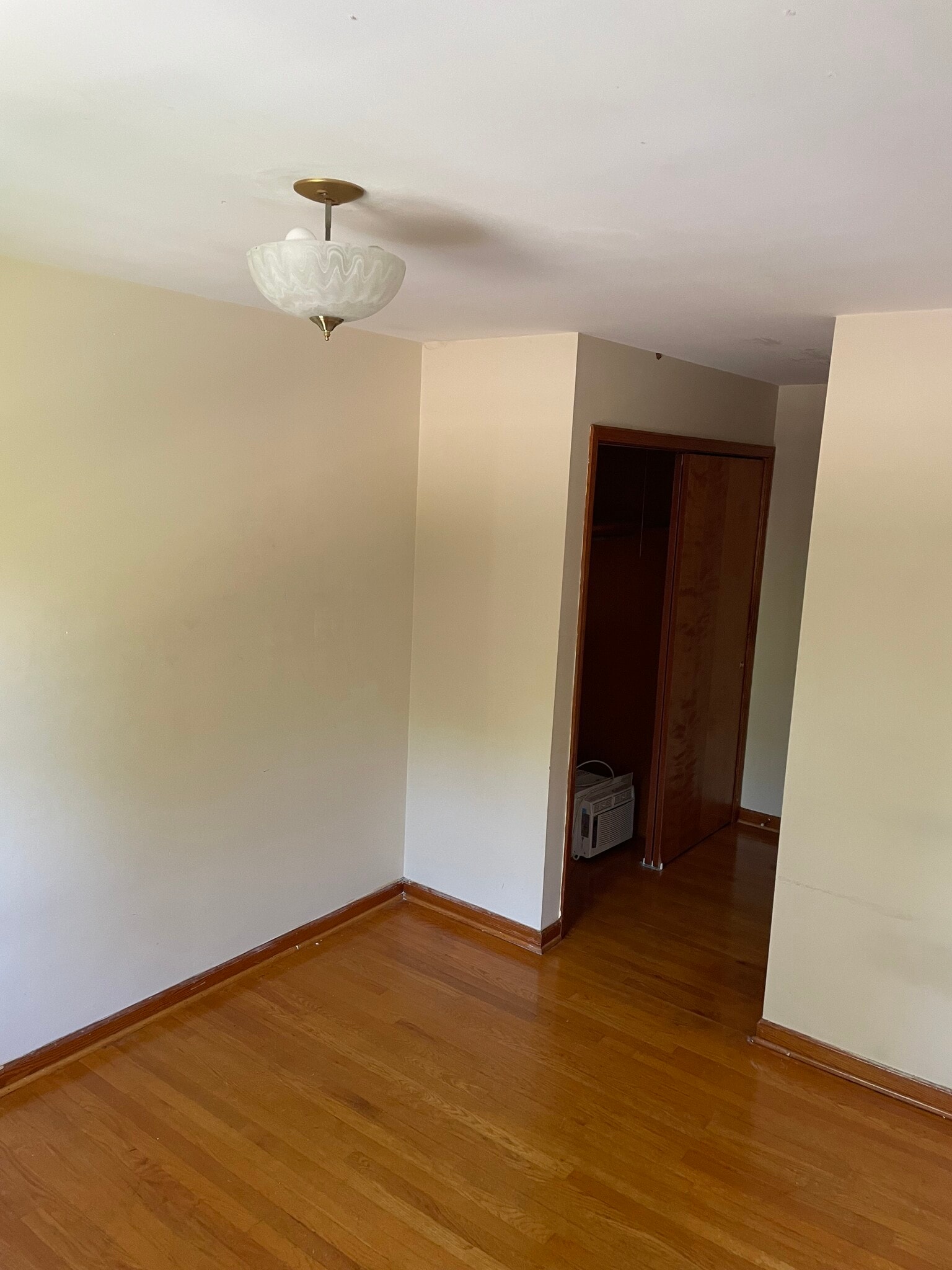 Building Photo - 403 Marlington St