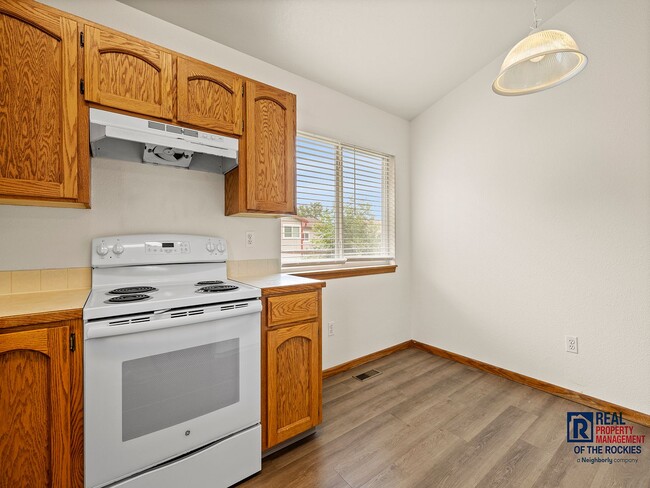 Building Photo - Spacious Single-Family Home - Lawn & Snow ...