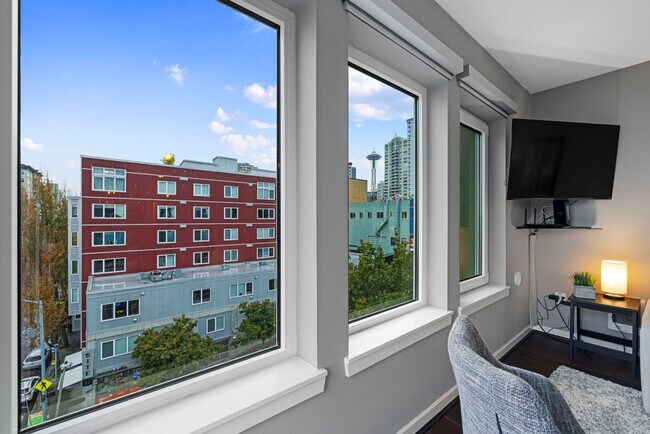 Building Photo - 2Bd/1.75Ba Seattle Condo