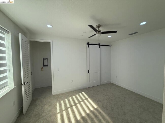 Building Photo - 451 Trellis Wy