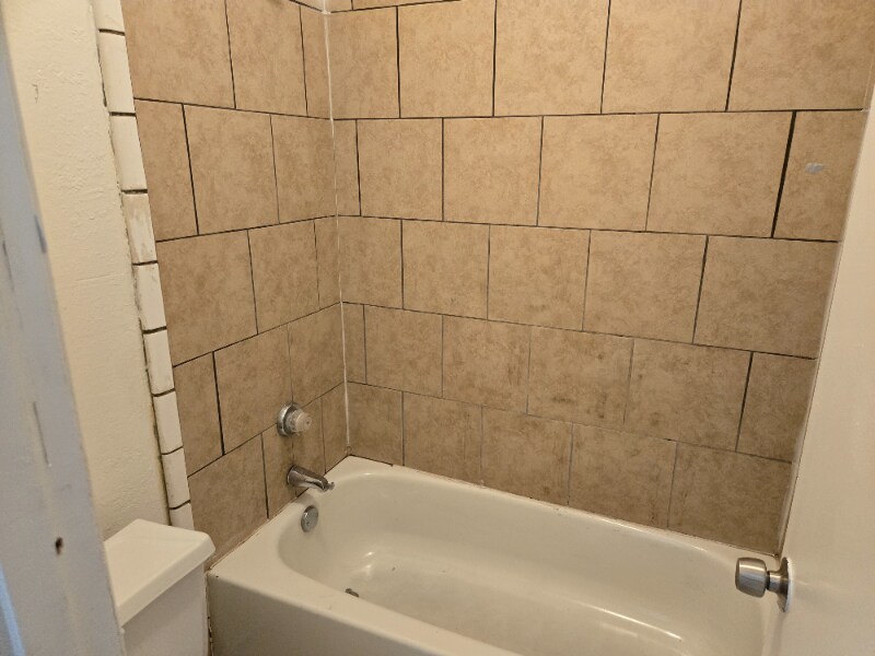 Building Photo - 2630 Cottonwood Ln