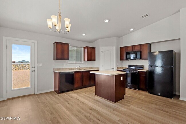 Building Photo - 14545 Faxon Yucca Ave
