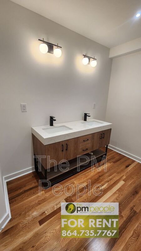 Building Photo - 113 St Lo Cir
