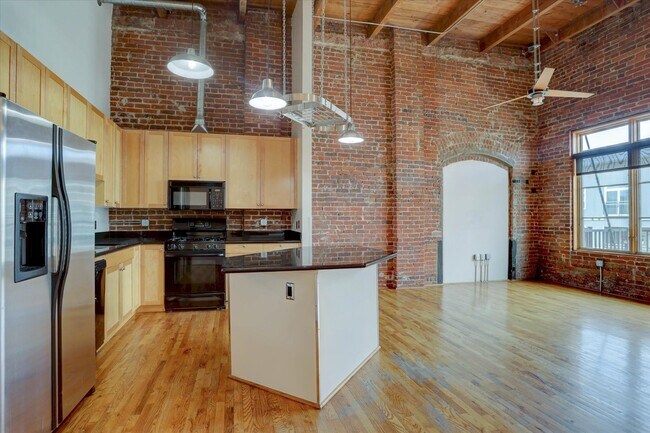 Building Photo - 2960 Inca St