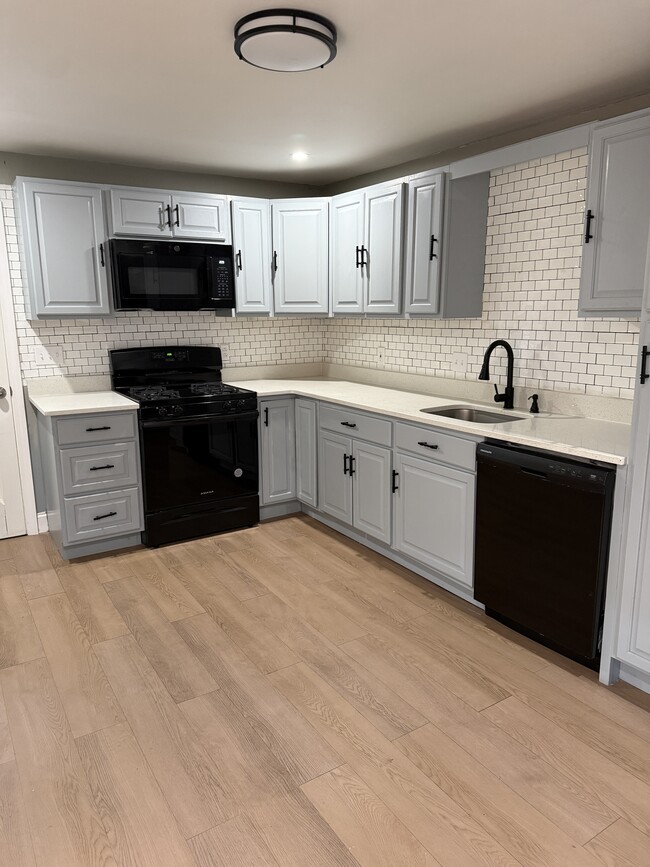 Building Photo - 47 Shawmut St