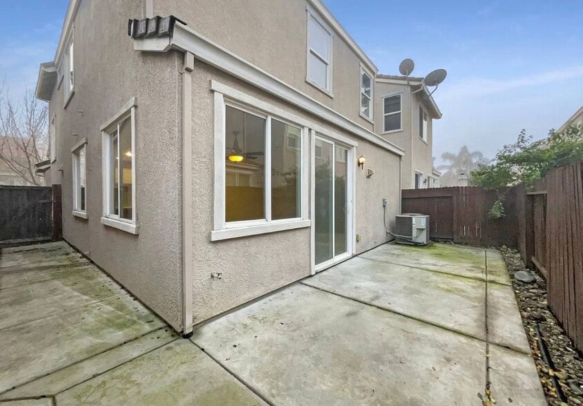 Building Photo - 3039 Torland St