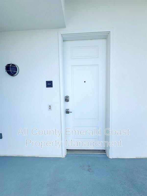 Building Photo - 211 Durango Rd