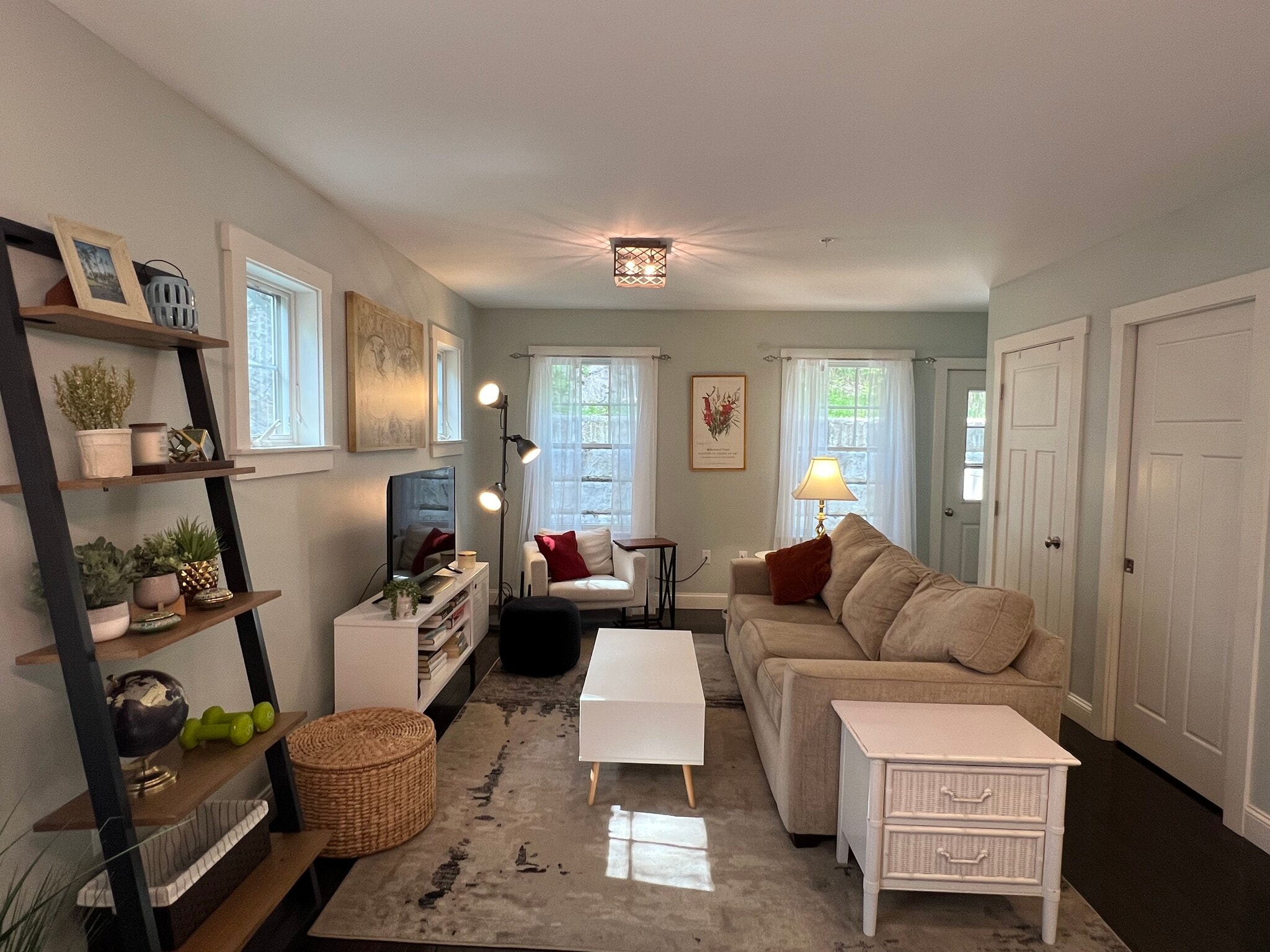 Building Photo - 337 Mount Support Rd