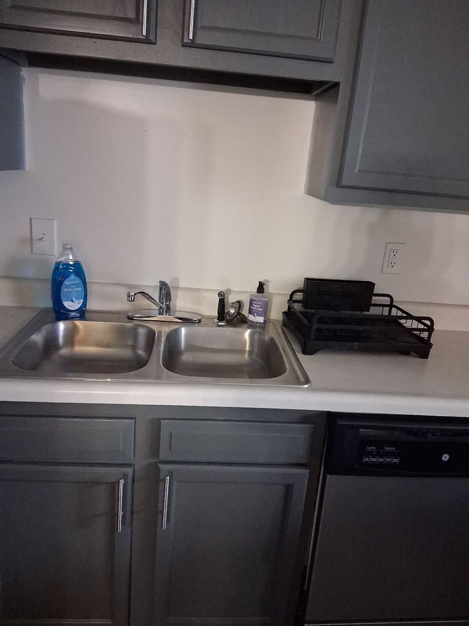 Building Photo - 1051 Southern Dr