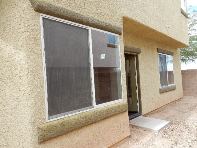 Building Photo - 2 Story 3 bedrooms 2.5 bathrooms