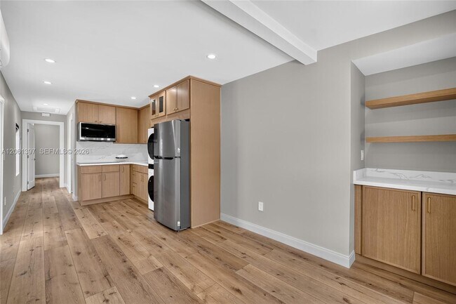 Building Photo - 1011 NW 30th Ct
