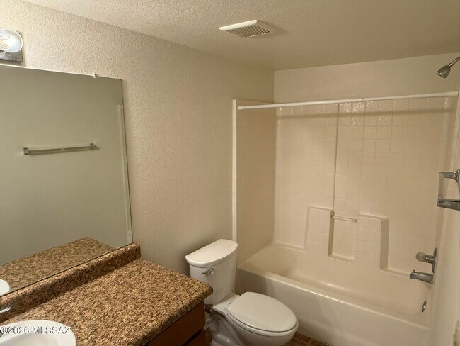 Building Photo - 5751 N Kolb Rd