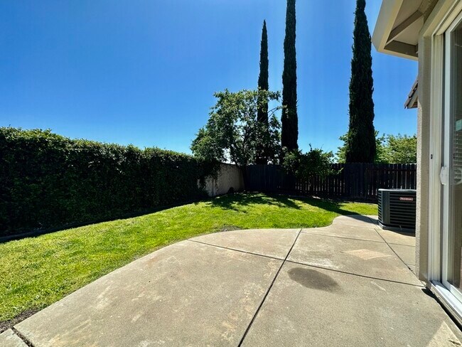 Building Photo - Beautifully Updated 3-Bedroom, 2-Bath Home...