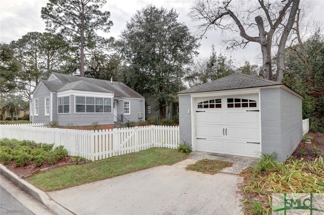 Building Photo - 240 Columbus Dr