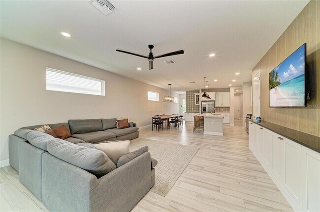 Building Photo - 1079 Waterline Ct