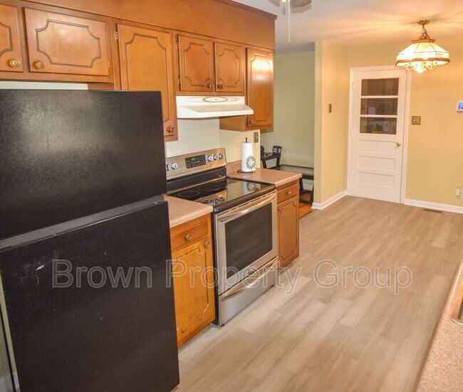 Building Photo - 1 Lee Ct