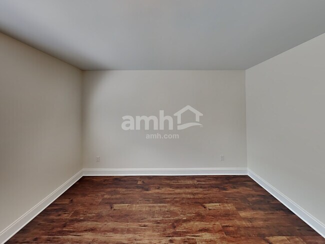 Building Photo - 5924 Hagar Vly Dr