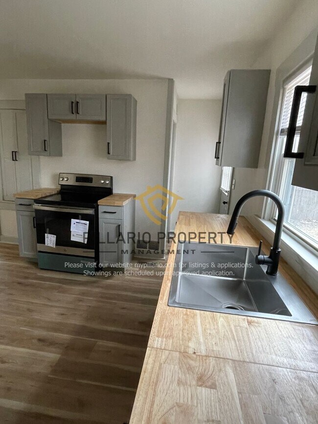 Building Photo - Newly Renovated, 3 Bedroom, 2 Bathroom Hom...