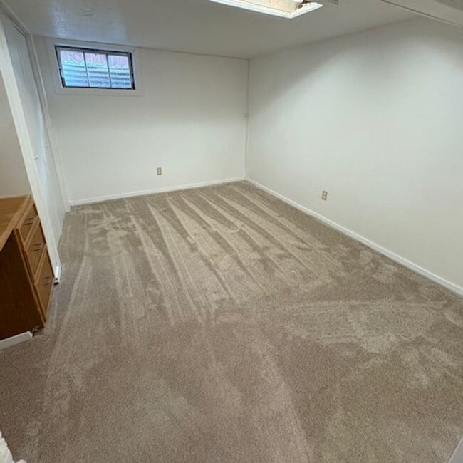 Building Photo - Perfect 4 Bedroom Skier Rental