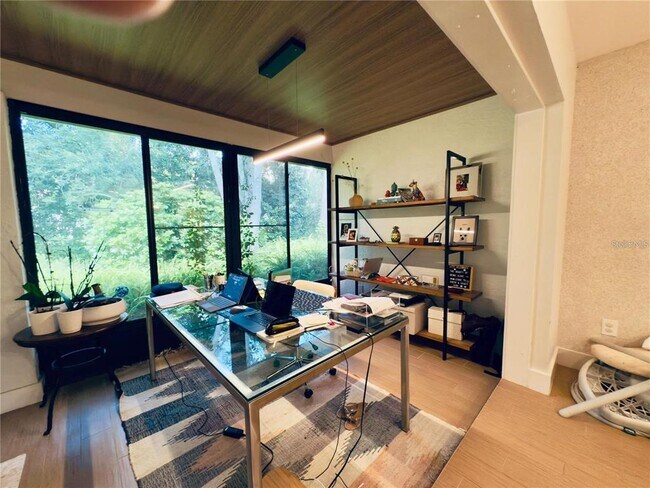 Building Photo - 8113 Breeze Cove Ln