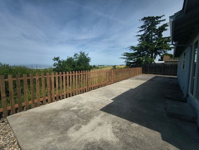 Building Photo - 3BED/2BATH Single Family Home Located in Desirable San Pablo, Ca. With Beautiful Ocean Front View!!