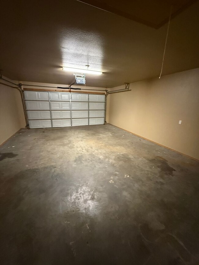 Building Photo - 1214 N Boston Pl