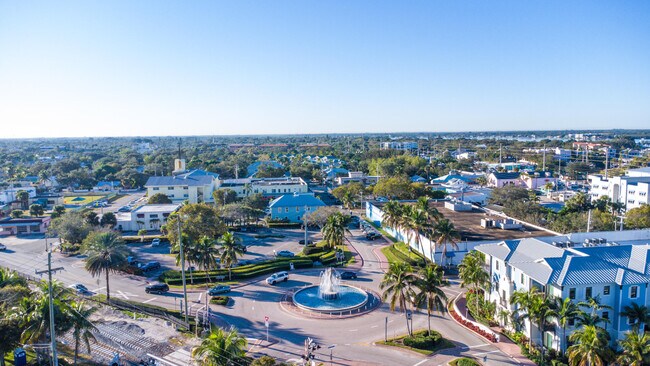 Building Photo - 1360 SW Albatross Way