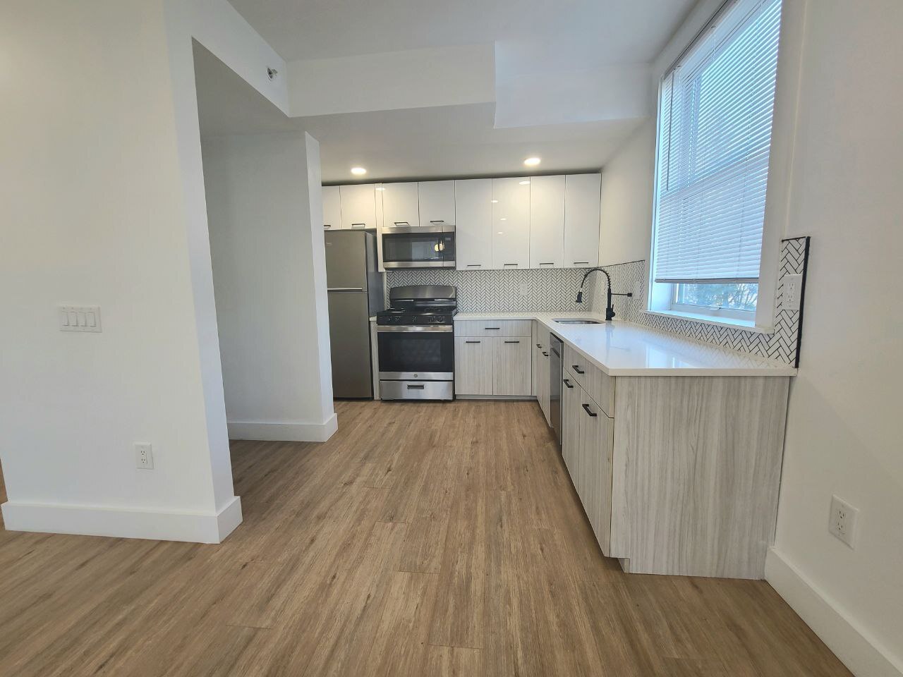 Building Photo - 205 Mt Vernon Ave