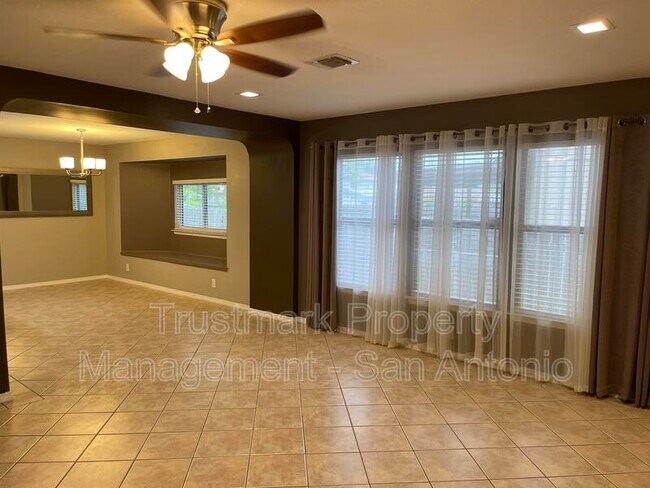 Building Photo - 8335 Bent Meadow Dr