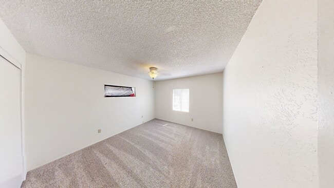 Building Photo - Charming 3 bedroom 2 bathroom in Yucaipa