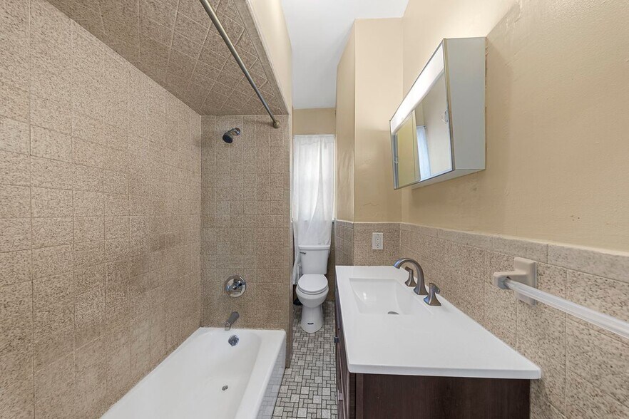 Building Photo - 359 Belmont Ave