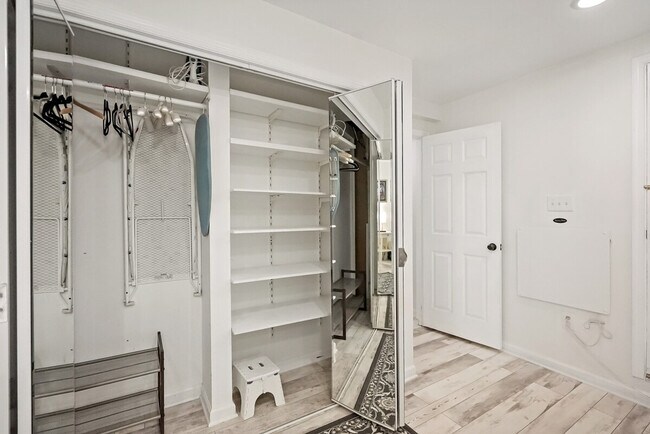 Building Photo - 11850 Sunrise Valley Dr