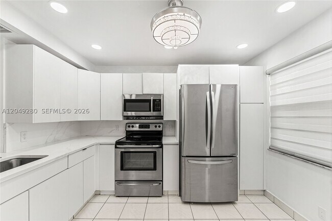 Building Photo - 4301 Martinique Cir