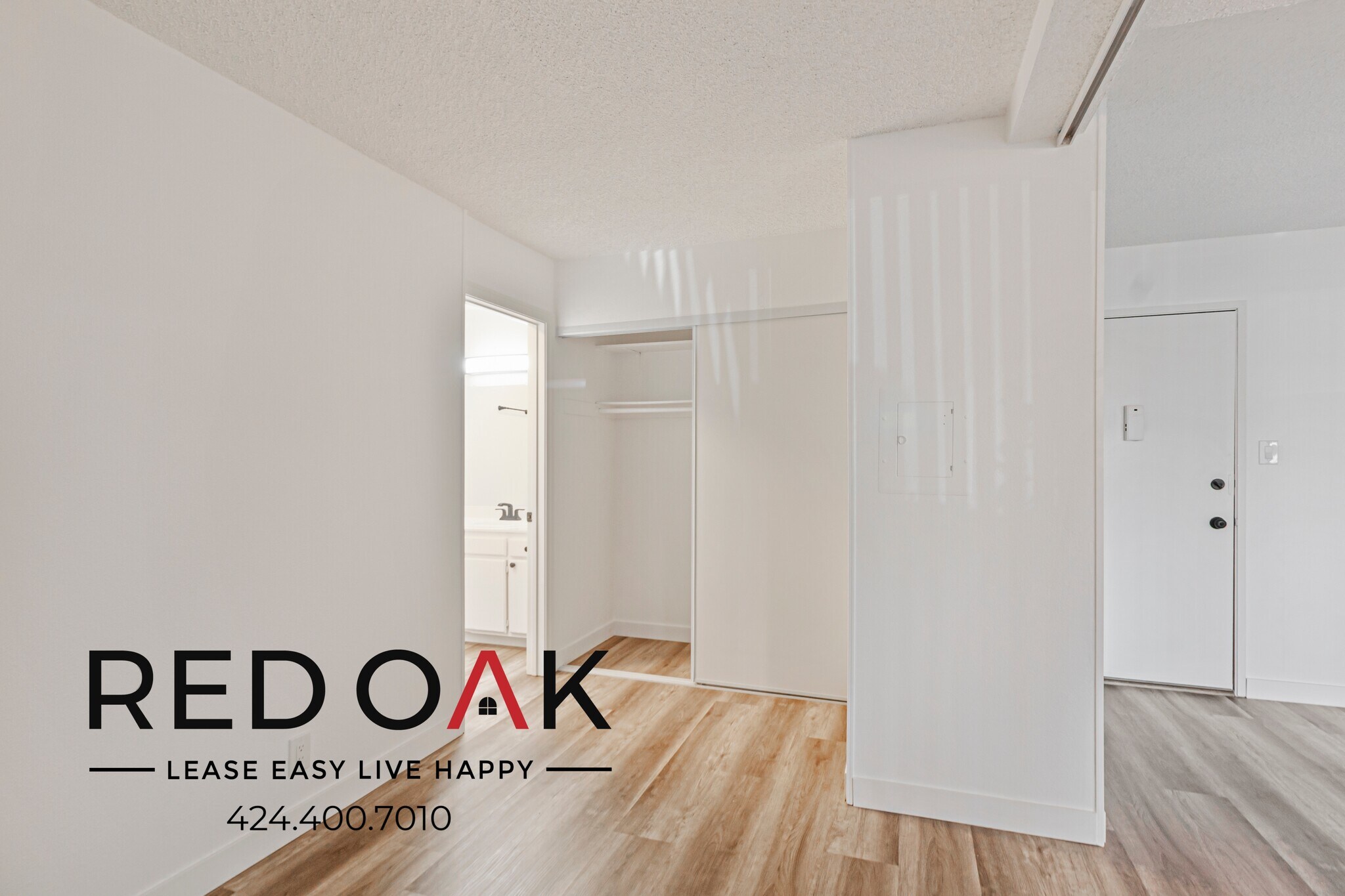 Building Photo - 8614 Woodley Ave