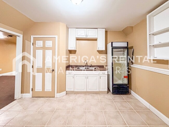 Building Photo - 584 Woodland Ridge Rd
