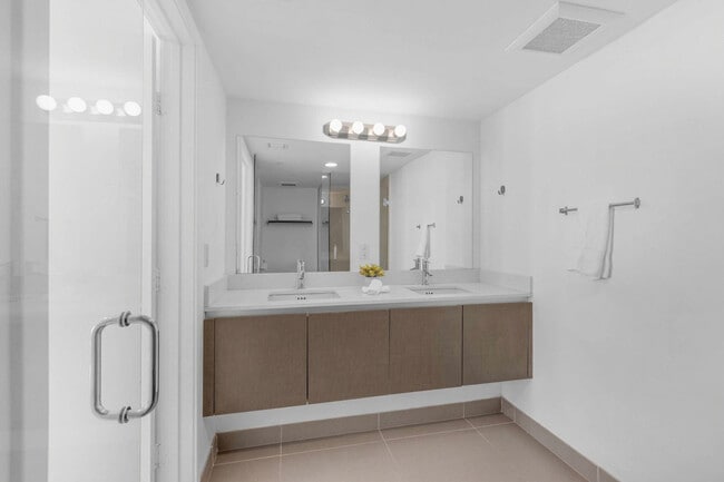 Building Photo - 6620 Indian Creek Dr