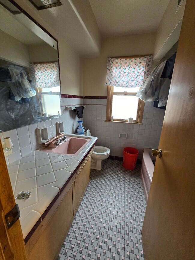 Building Photo - 4604 N 54th St