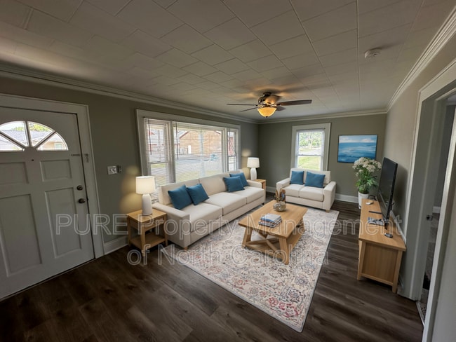 Building Photo - 1101 Woodlawn St