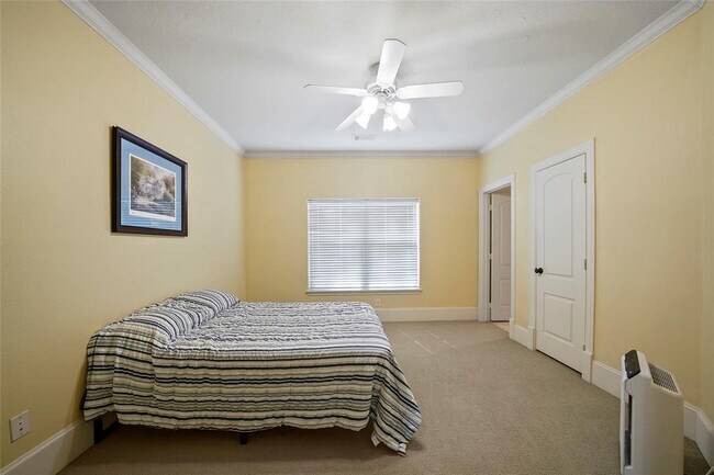 Building Photo - 25207 Hideaway Run Dr
