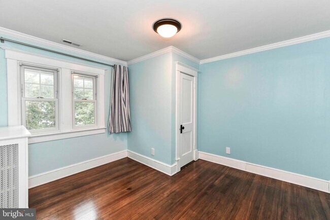 Building Photo - 209 W Myrtle St