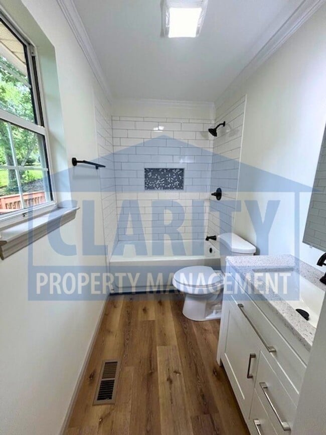 Building Photo - Newly renovated 3 bedroom, 2 bath ranch home!