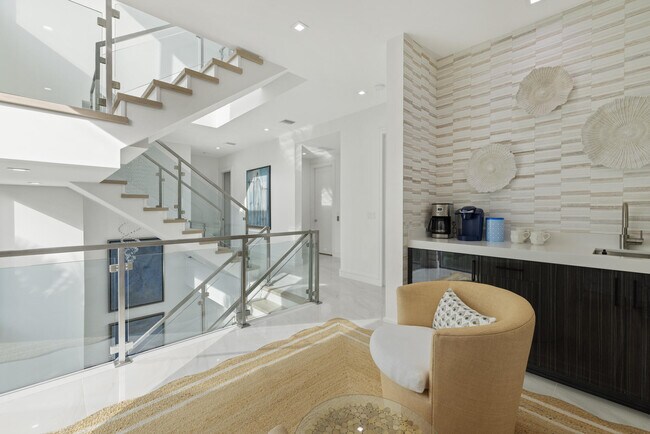 Building Photo - 402 Ocean One Ln