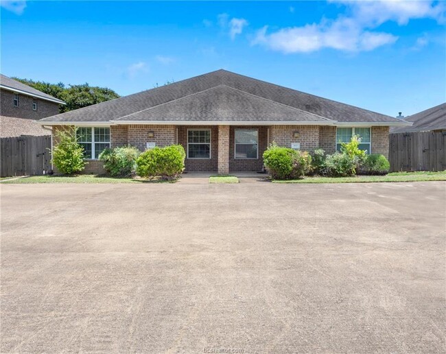 Primary Photo - 3609-3611 Oldenburg Ct