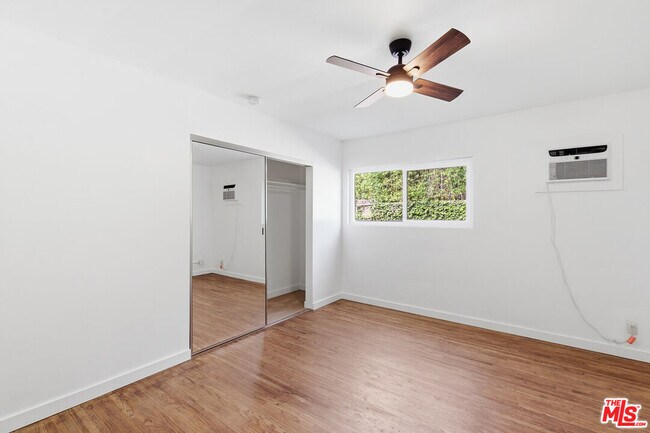 Building Photo - 4921 Coldwater Canyon Ave