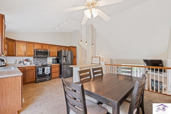 Building Photo - Beautiful Multilevel home in Cattail Creek...