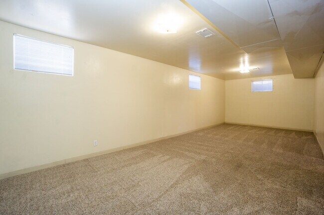 Building Photo - 7028 Lipan St