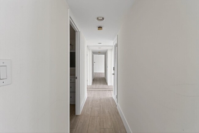 Building Photo - 3800 Washington Rd