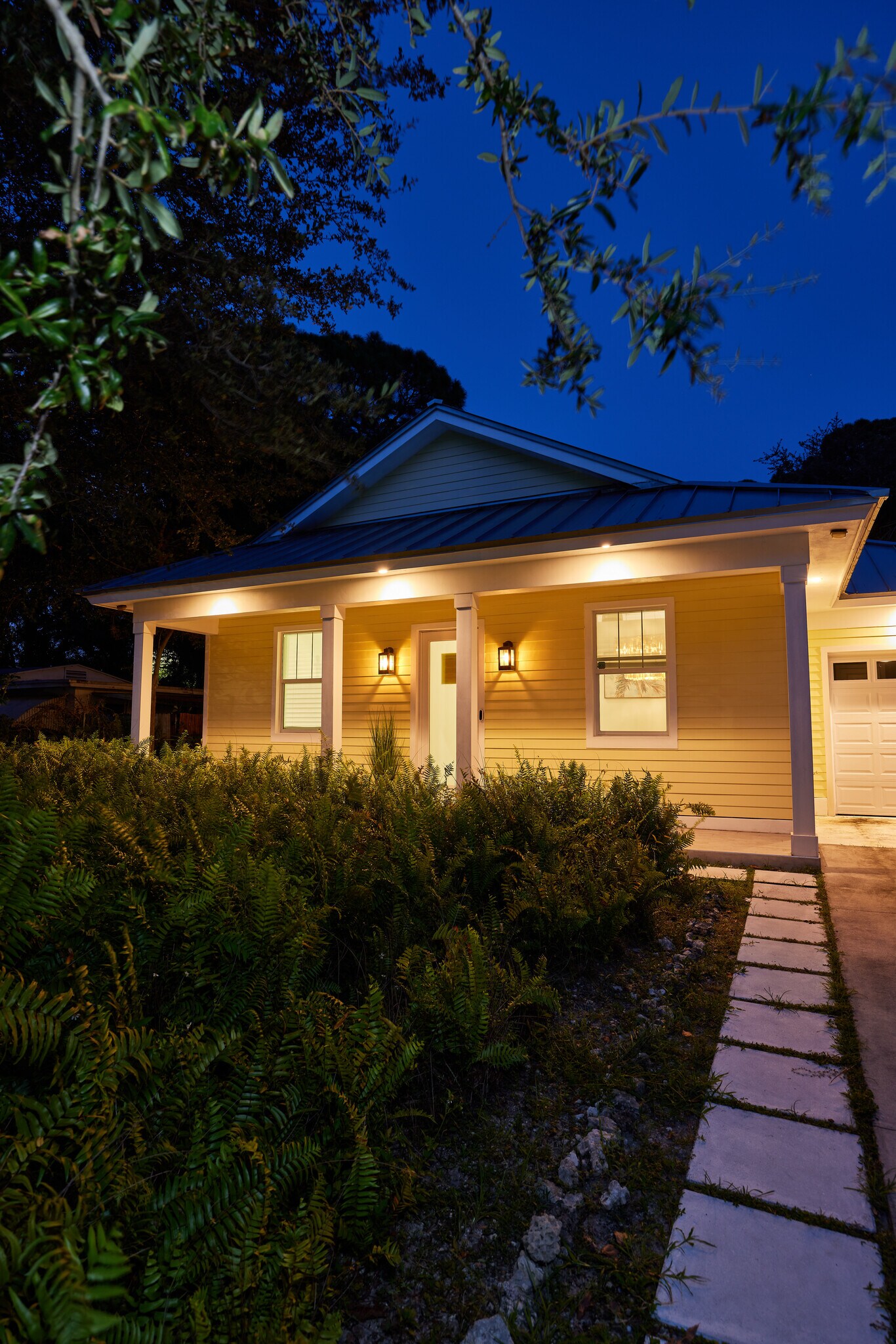Building Photo - 1280 SW 25th Ave