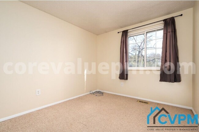 Building Photo - 7717 Baggins Rd